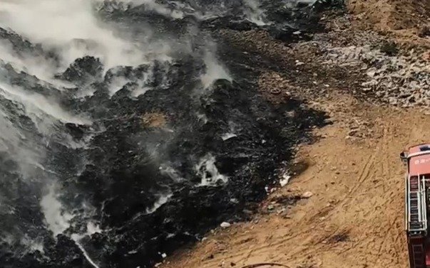 Пожар на полигоне ТБО в Алматинской области: огонь по периметру сбит