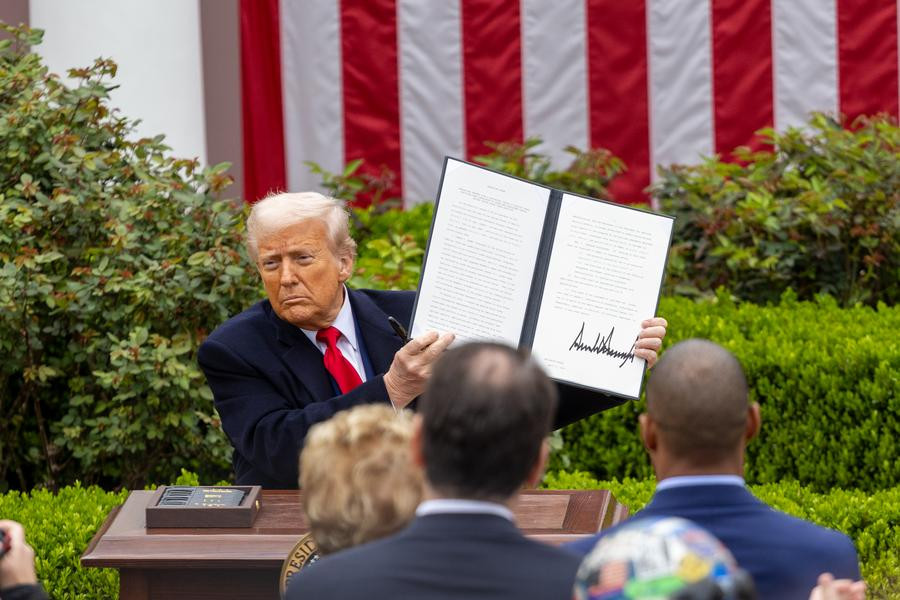 Трамп освободил золото, вольфрам и уран от тарифов