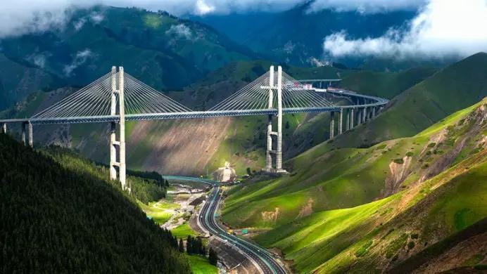 Синьцзян: ядро древнего Шелкового пути, стратегически важный регион современного Китая