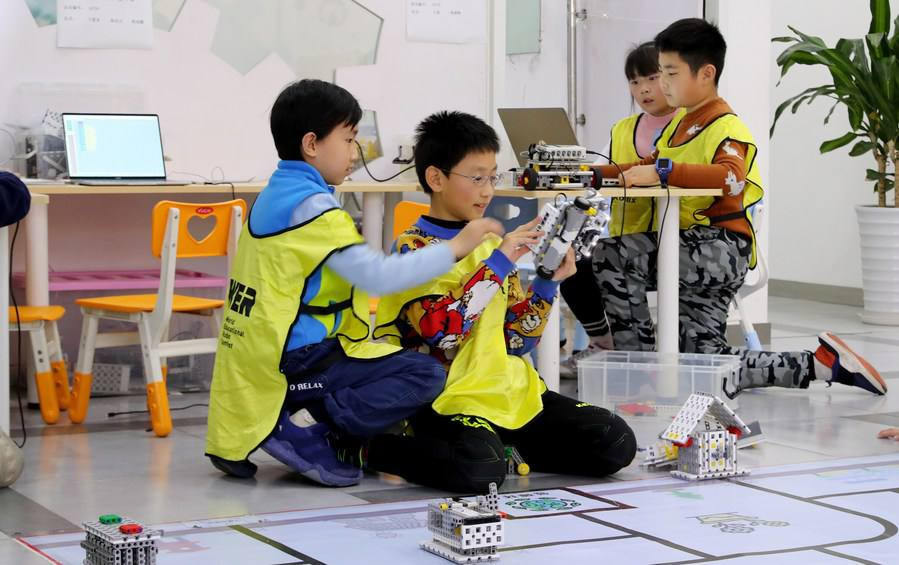 В Карамае стартовал юниорский турнир по искусственному интеллекту