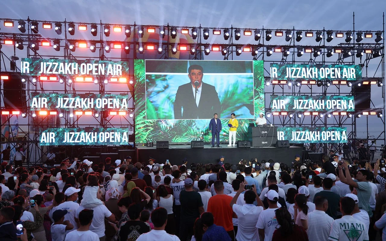 На озере Айдаркуль прошел международный туристический фестиваль Jizzakh Open Air – 2026